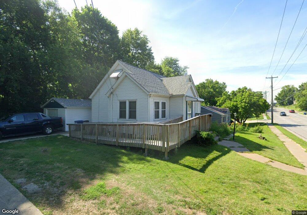 1511 N Division St, Davenport, IA 52804 - photo 1