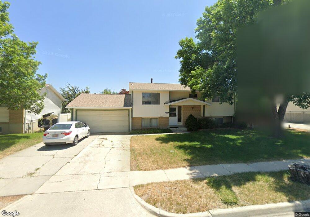 7661 S 2550 W, West Jordan, UT 84084 - photo 1