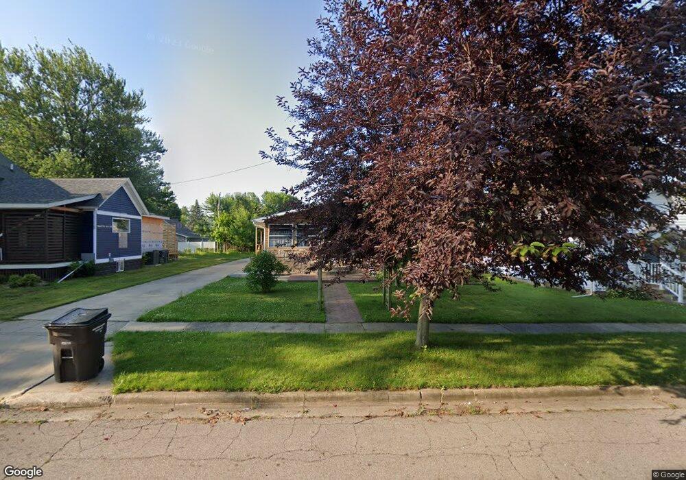 108 Sycamore St E, Three Oaks, MI 49128 - photo 1