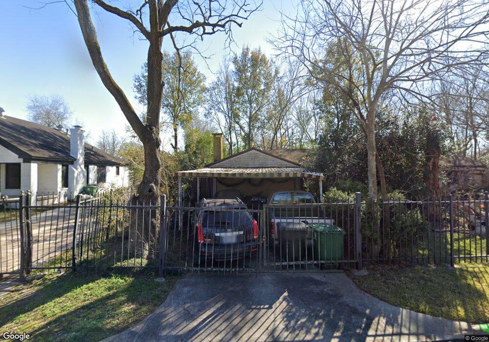 7004 Kinney St, Houston, TX 77087 - photo 1