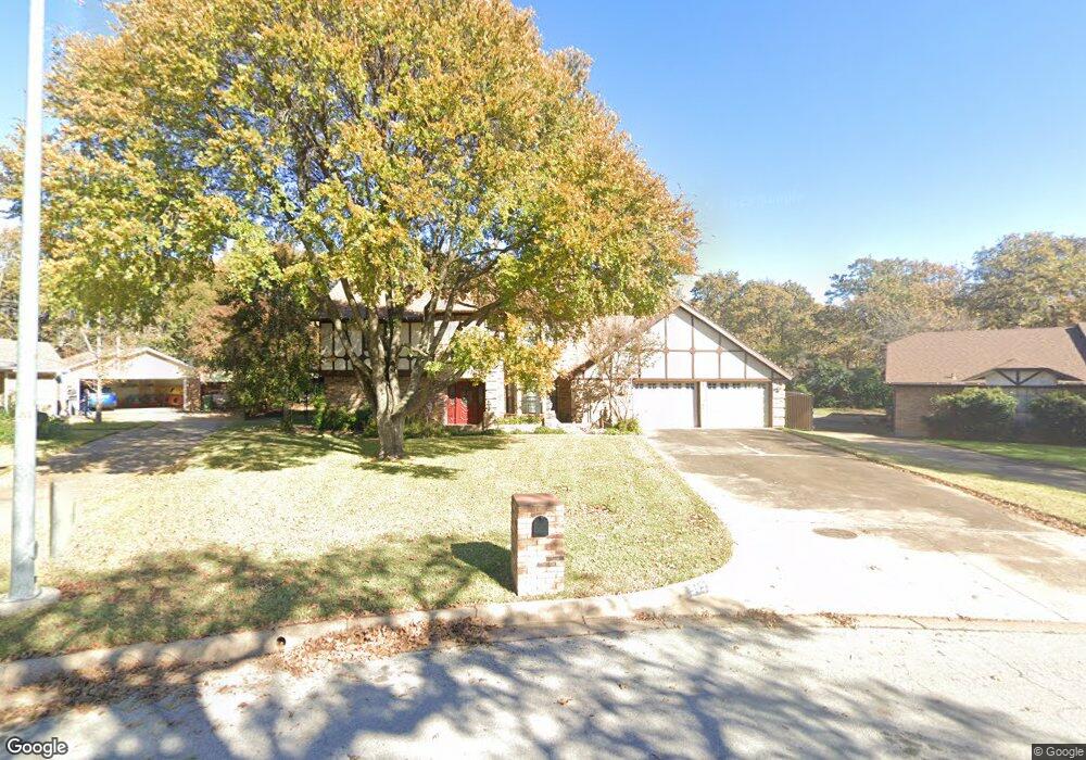 545 Greenwood Cir, Hurst, TX 76053 - photo 1