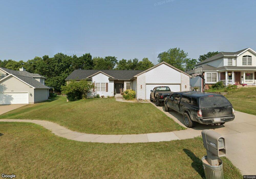 4001 Majestic Ct NE, Cedar Rapids, IA 52411 - photo 1