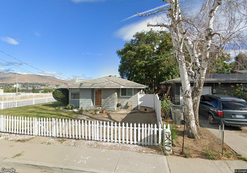 211 6th St NE, East Wenatchee, WA 98802 - photo 1