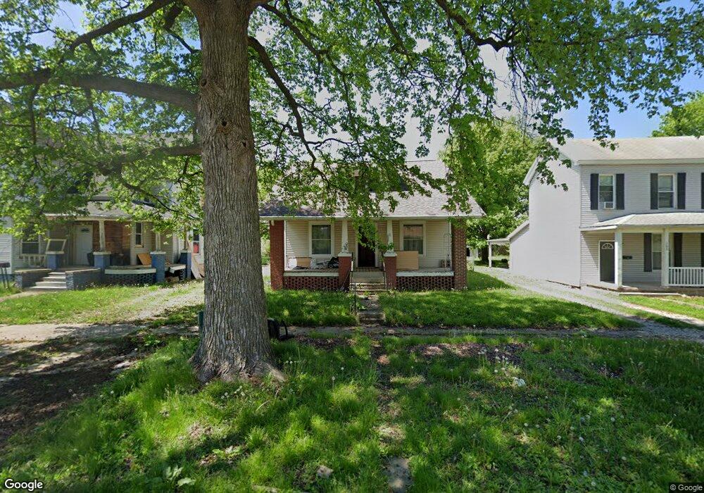 711 S 16th St, Mattoon, IL 61938 - photo 1