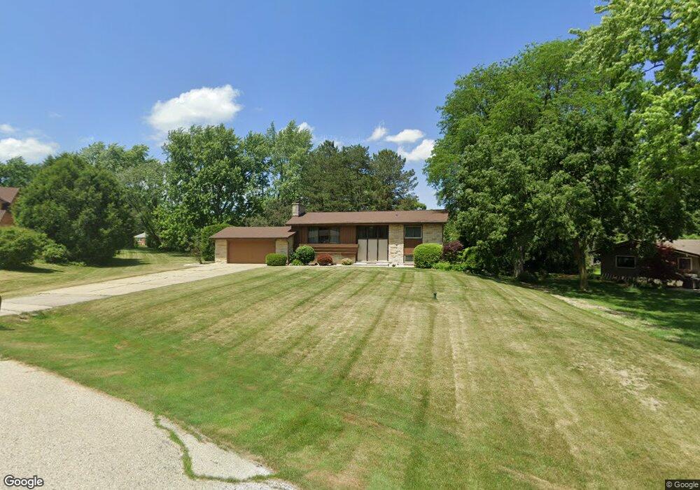 14440 Andrew Jackson Ct, Elm Grove, WI 53122 - photo 1