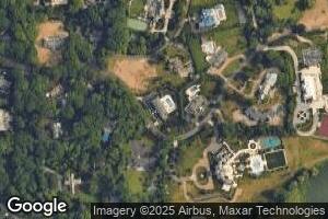 212 Kings Point Rd, Great Neck, NY 11024