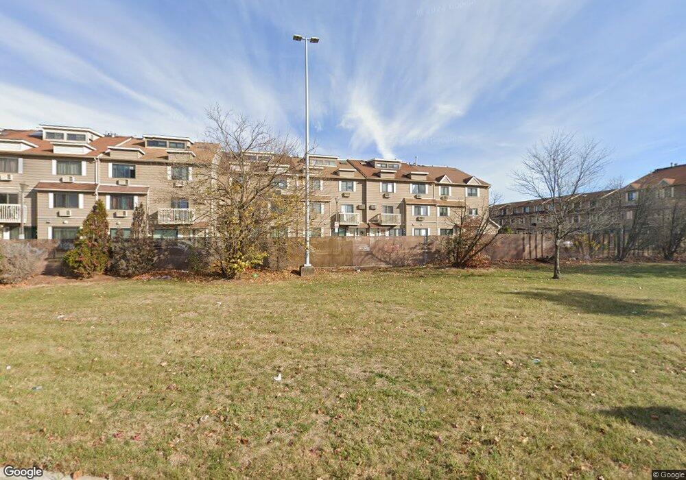 132A Lamped Loop unit 86, Staten Island, NY 10314 - photo 1