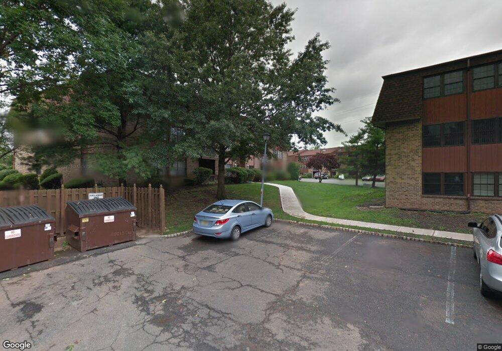 162 Overlook Ct, Woodbridge, NJ 07095 - photo 1