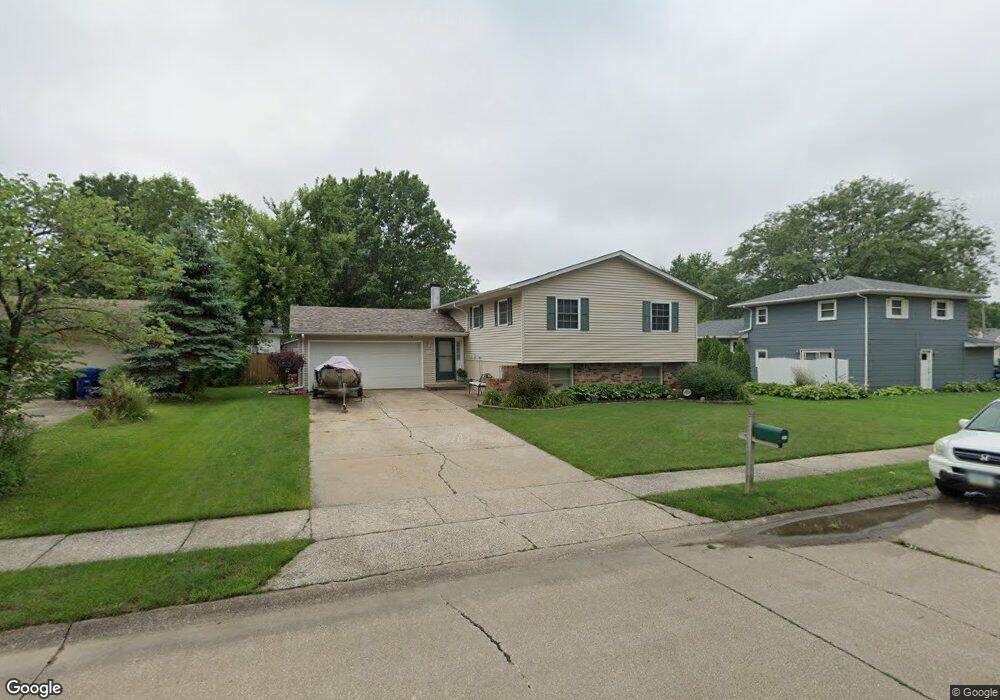 2217 W 30th St, Davenport, IA 52804 - photo 1