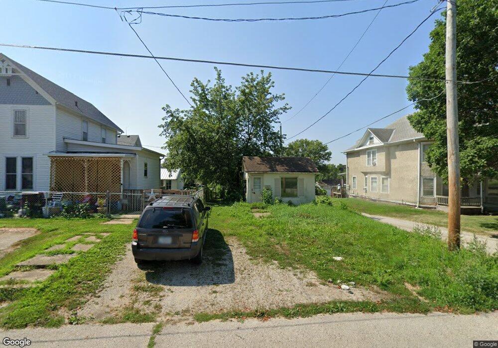 102 W Summit Ave, Shenandoah, IA 51601 - photo 1