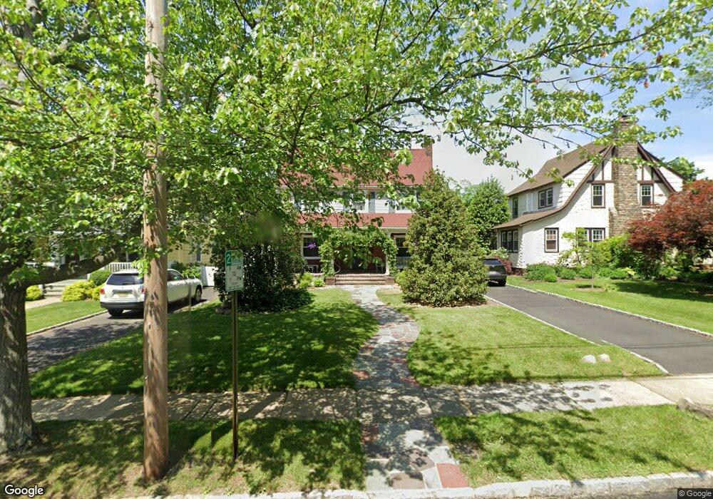 9 Undercliff Rd, Millburn, NJ 07041 - photo 1