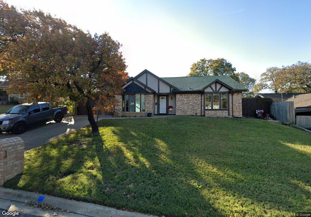 405 Stonehenge Dr, Hurst, TX 76054 - photo 1