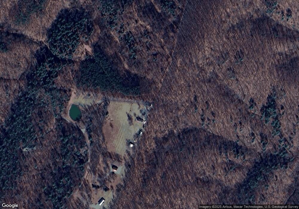 481 Gem Stone Ln, Berkeley Springs, WV 25411 - photo 1