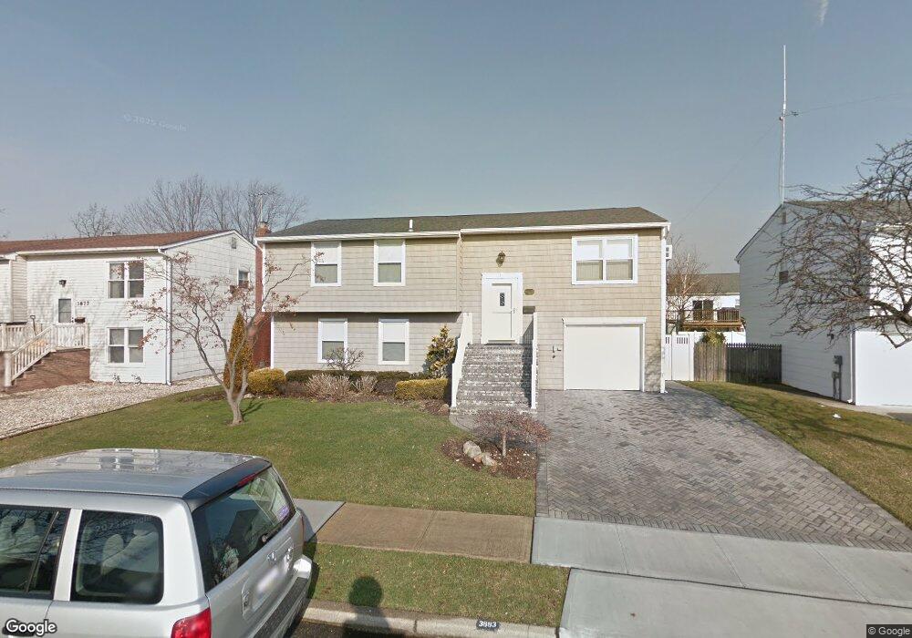 3883 Nancy Ln, Seaford, NY 11783 - photo 1