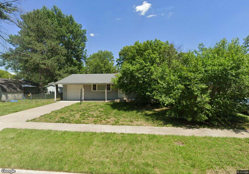 3004 SW Arnold Ave, Topeka, KS 66614 - photo 1