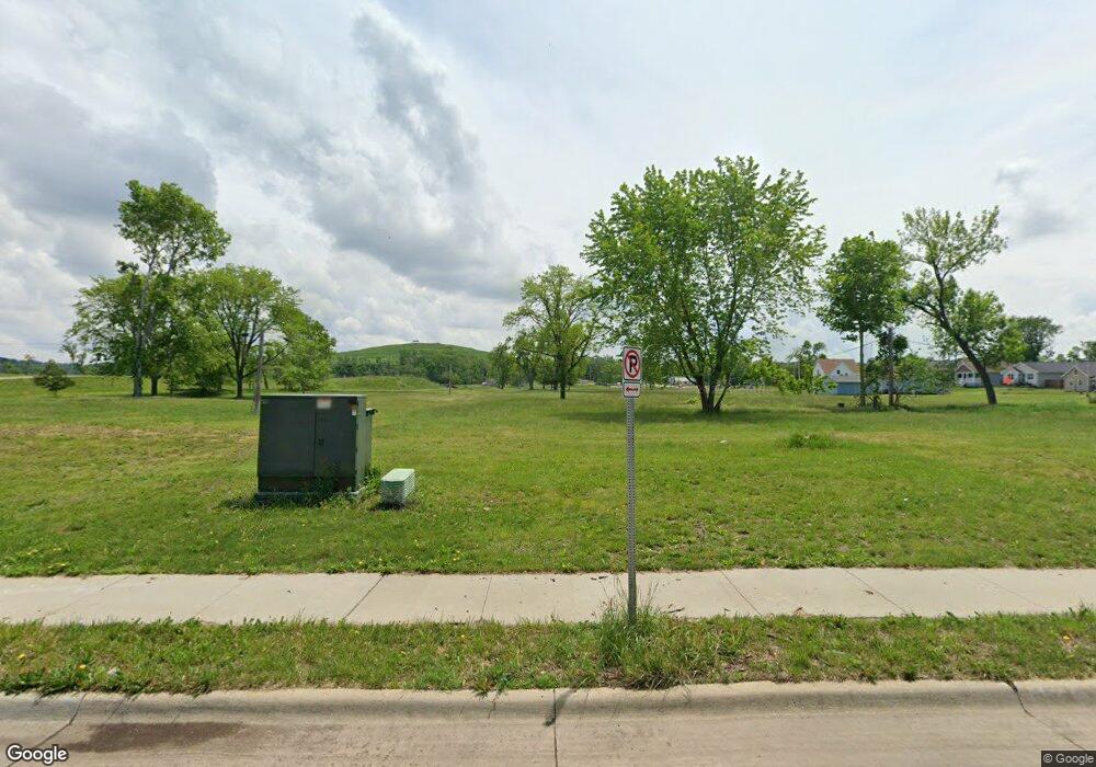 72 18th Ave SW, Cedar Rapids, IA 52404 - photo 1