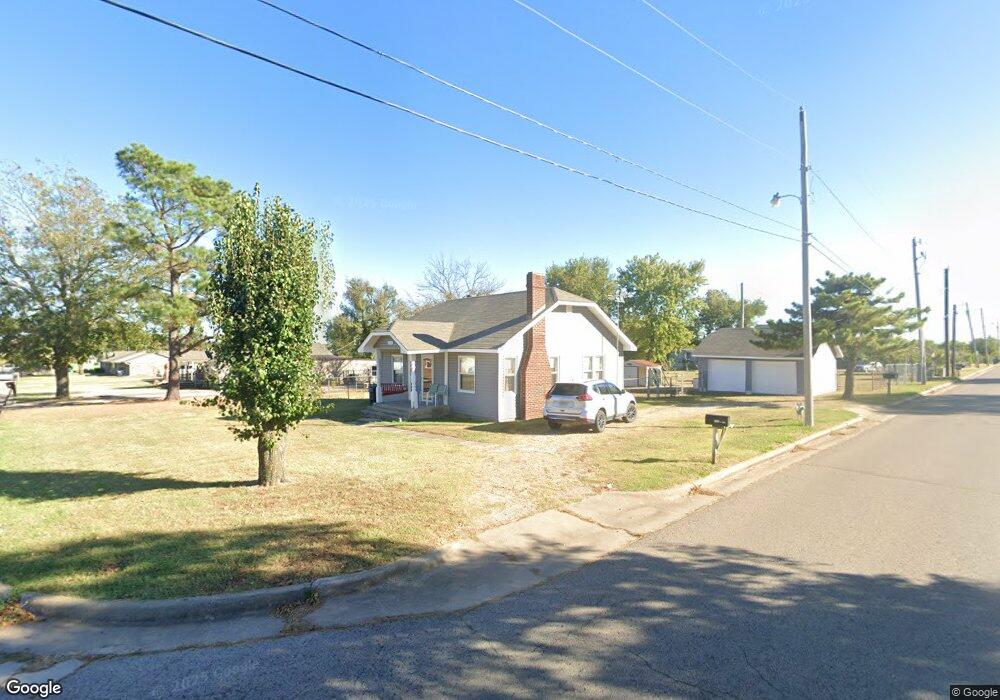 1745 W Wiley St, Shawnee, OK 74804 - photo 1