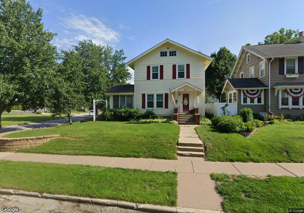 821 Grand Ct, Davenport, IA 52803 - photo 1