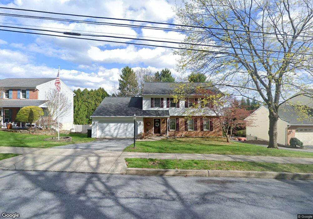 211 W Neversink Rd, Reading, PA 19606 - photo 1