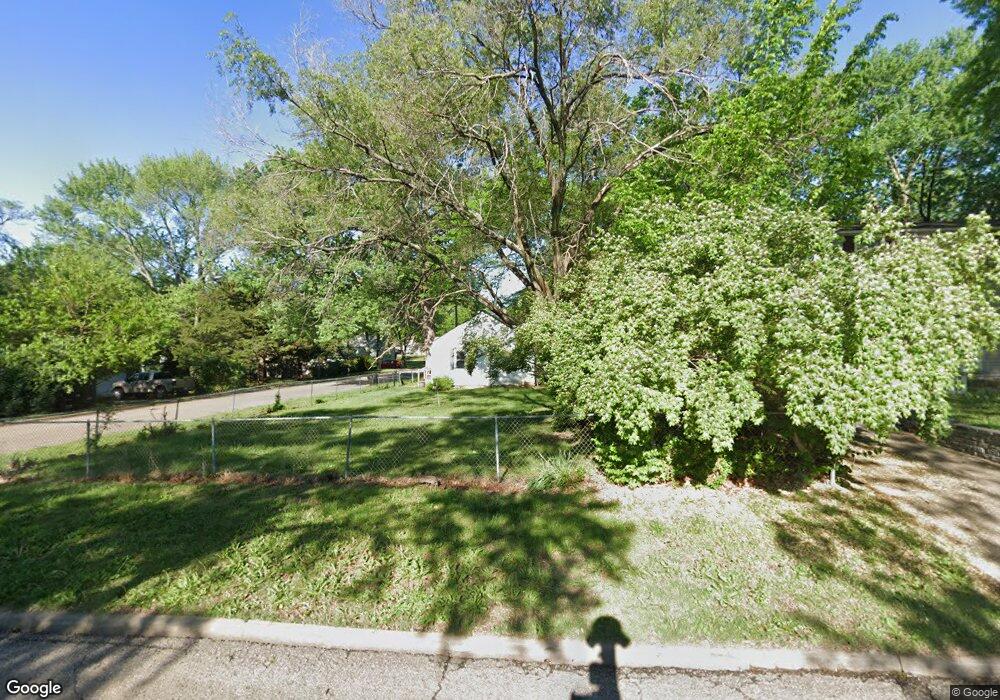 845 SW Watson Ave, Topeka, KS 66606 - photo 1