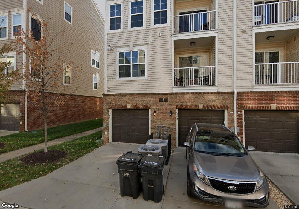 43449 Town Gate Square, Chantilly, VA 20152 - photo 1