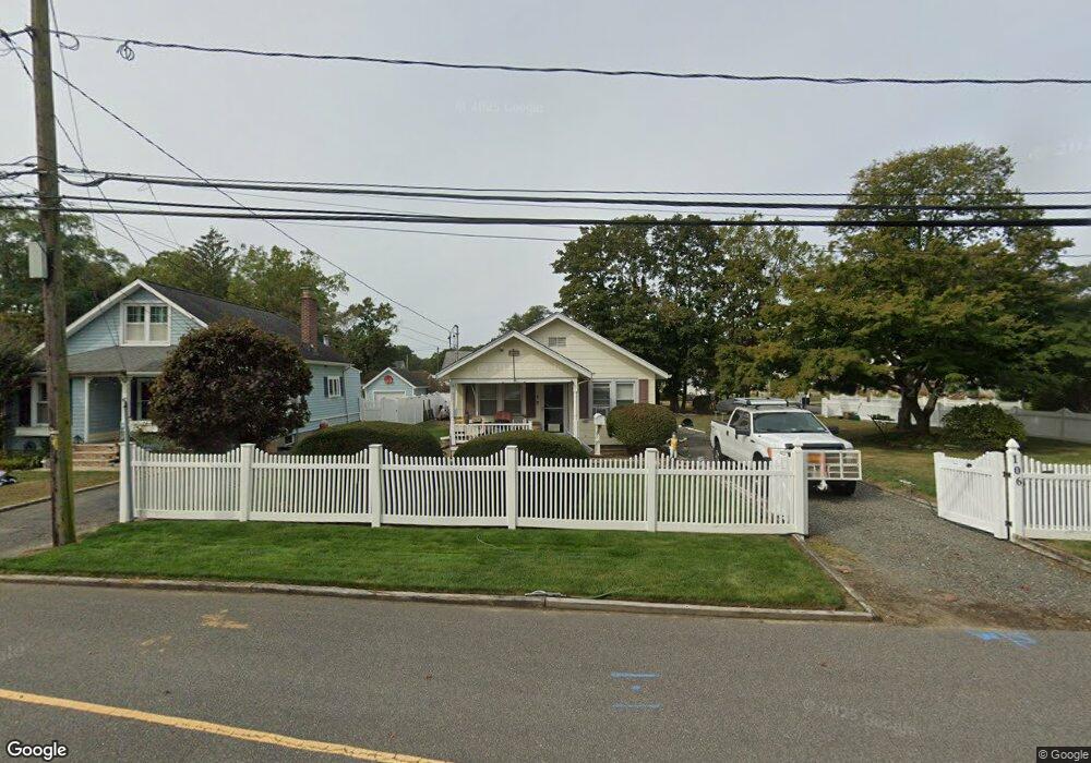 106 Winganhauppauge Rd, Islip, NY 11751 - photo 1