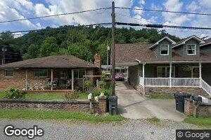 30 Burning Bush Cir, Man, WV 25635