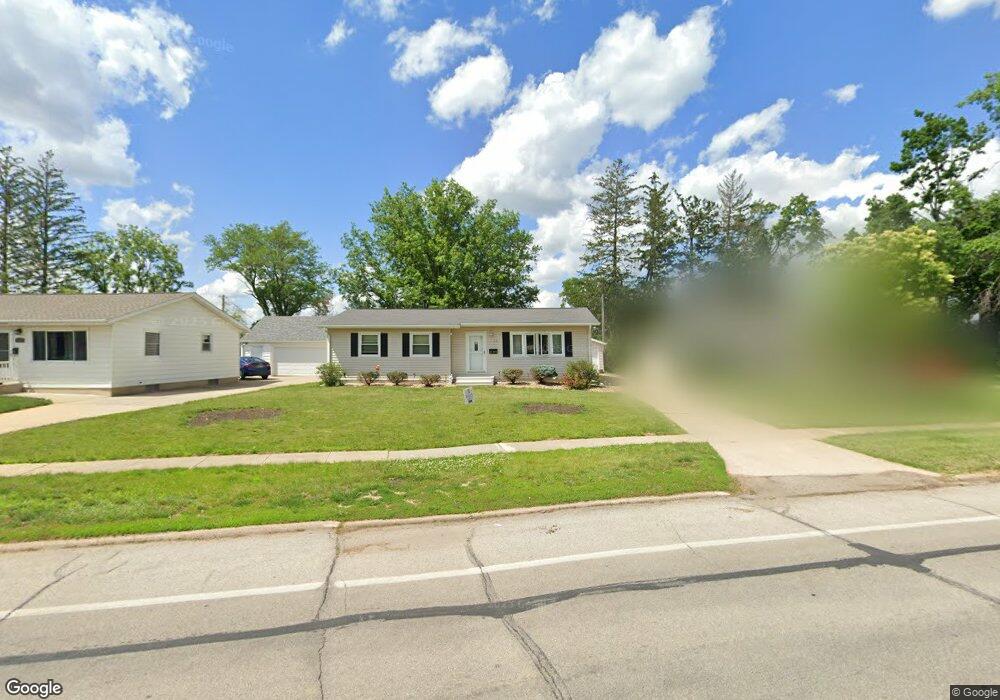 3208 1st Ave NW, Cedar Rapids, IA 52405 - photo 1