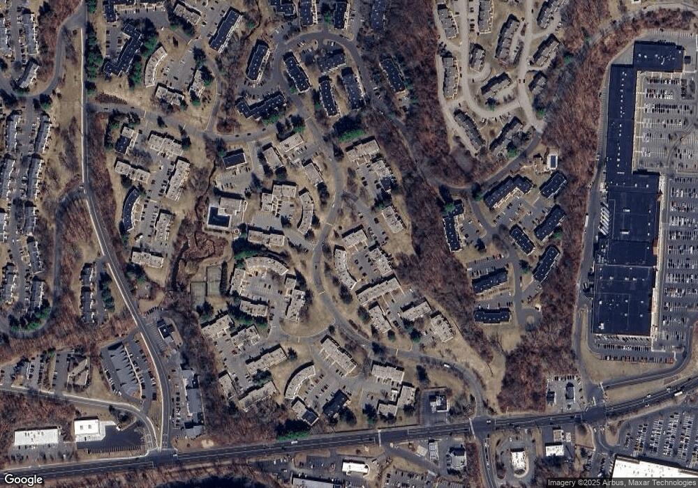 10 Holly Ct, Cromwell, CT 06416 - photo 1