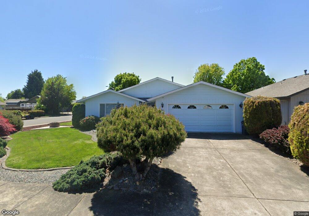 944 Juanita Way, Central Point, OR 97502 - photo 1