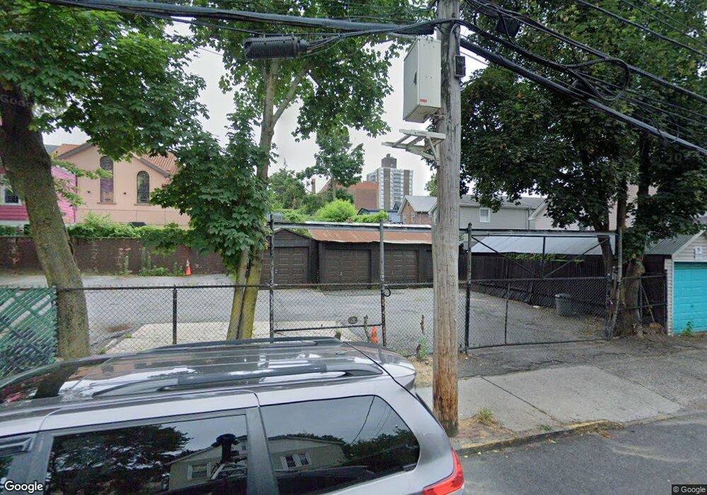 250 W 234th St, Bronx, NY 10463 - photo 1