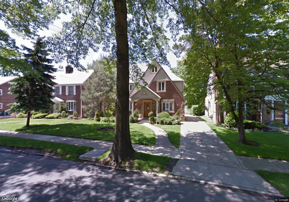 18441 Aberdeen Rd, Jamaica, NY 11432 - photo 1