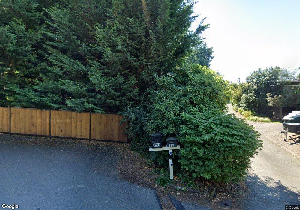 8241 Merrimount Dr, Mercer Island, WA 98040 - photo 1