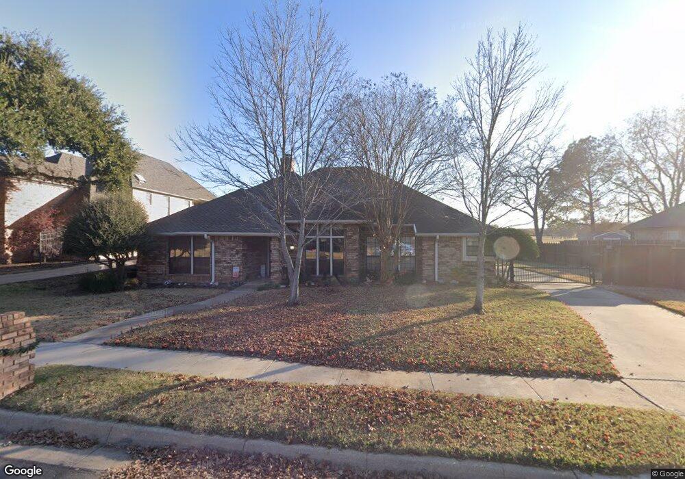 1900 Glenbrook Ct, Bedford, TX 76021 - photo 1