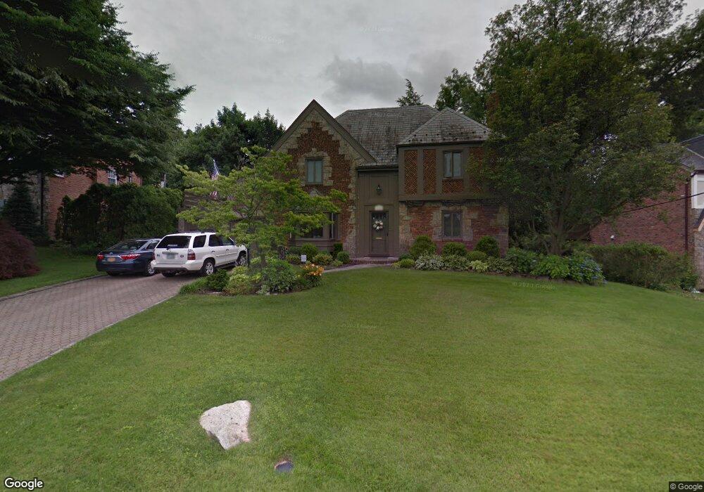 176 Dover Rd, Manhasset, NY 11030 - photo 1