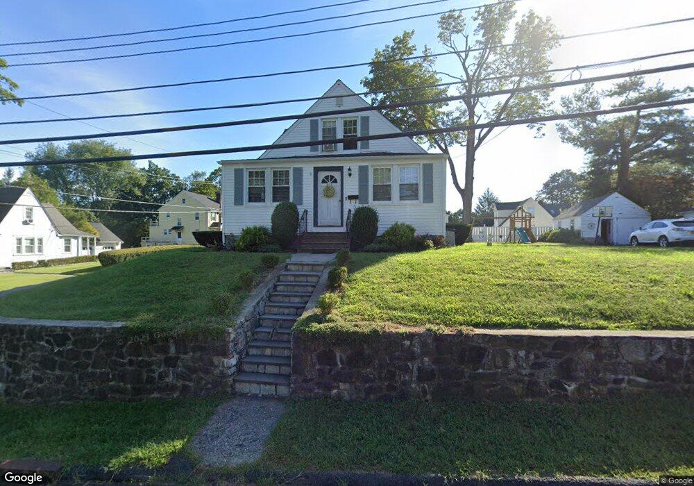 306 Memorial Dr, Hawthorne, NY 10532 - photo 1