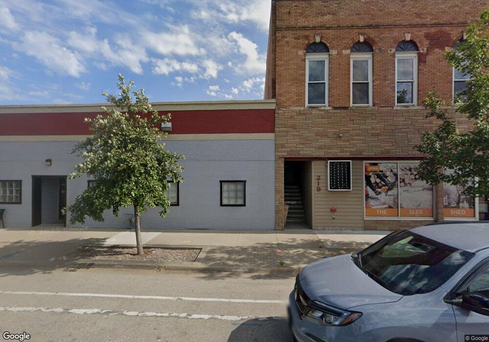 219 3rd Ave SW unit 219 3rd Ave SW Apt B, Cedar Rapids, IA 52404 - photo 1