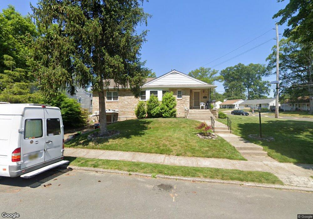 424 Sutherland Rd, Ewing, NJ 08618 - photo 1