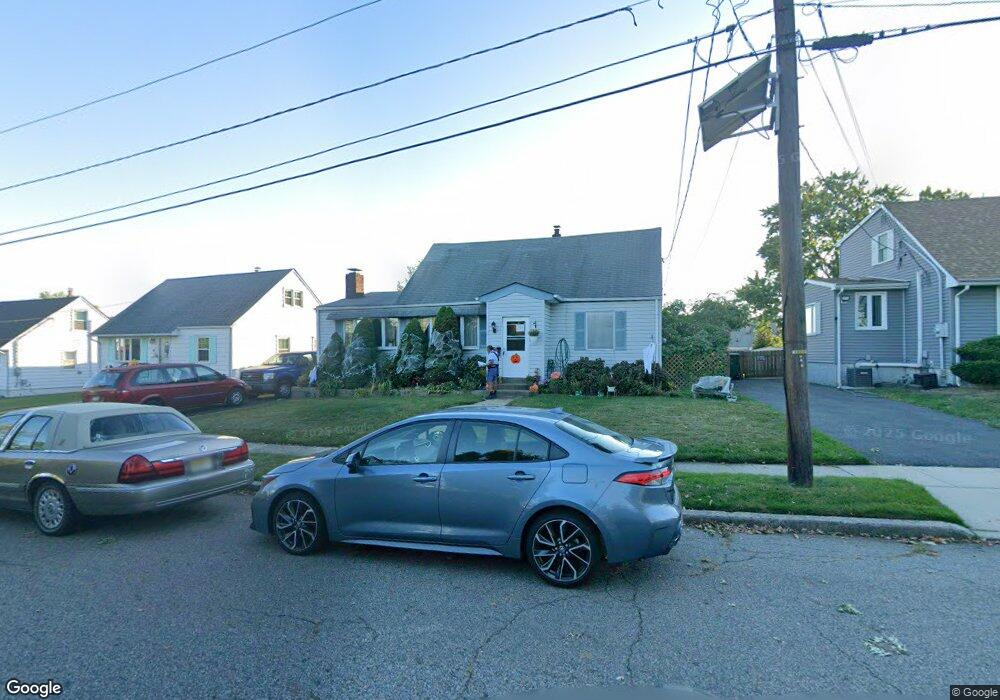 139 Longview Cir, Fords, NJ 08863 - photo 1