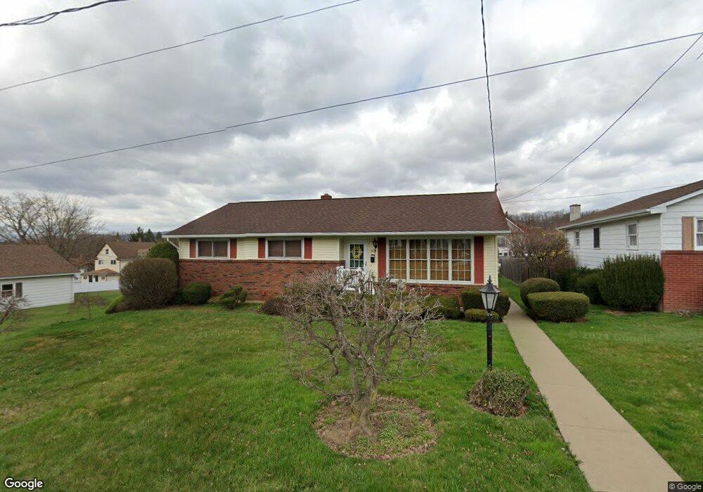 1055 Beech St, Archbald, PA 18403 - photo 1