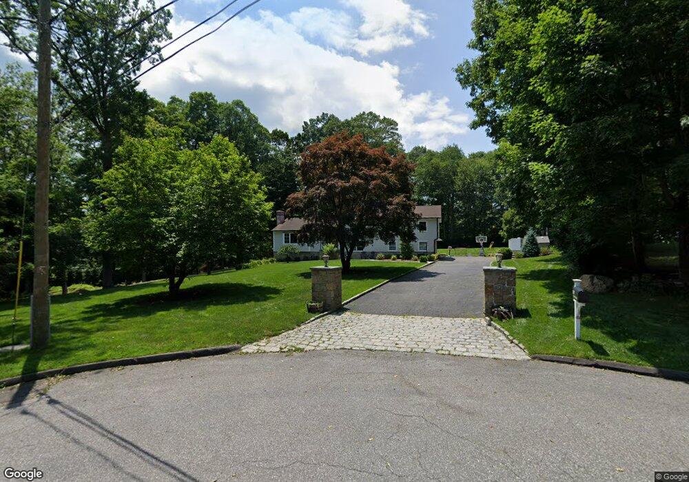 143 Jeanne Ct, Stamford, CT 06903 - photo 1