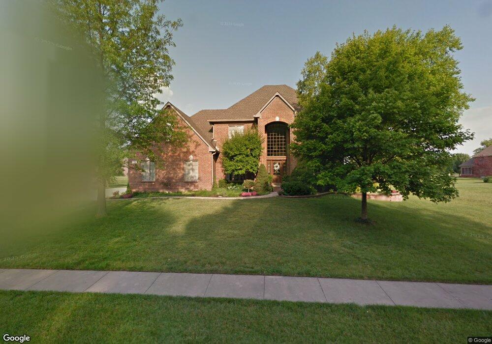 652 Woodview Dr, Whiteland, IN 46184 - photo 1