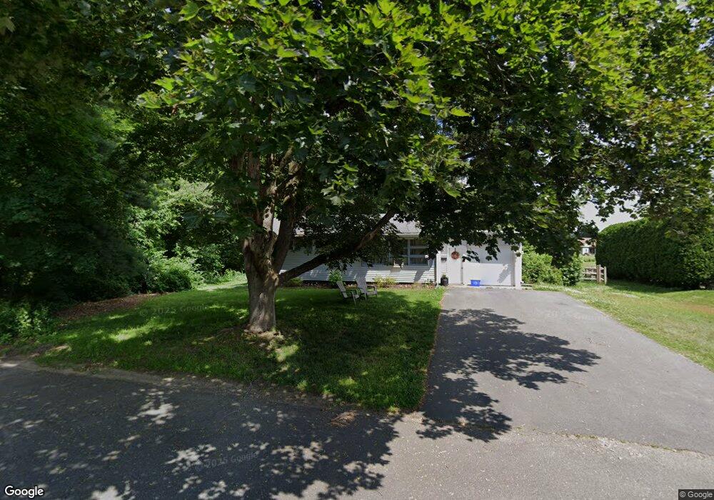 33 E Maple St, Easthampton, MA 01027 - photo 1