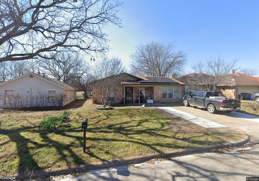 509 Hallvale Dr, Fort Worth, TX 76108 - photo 1