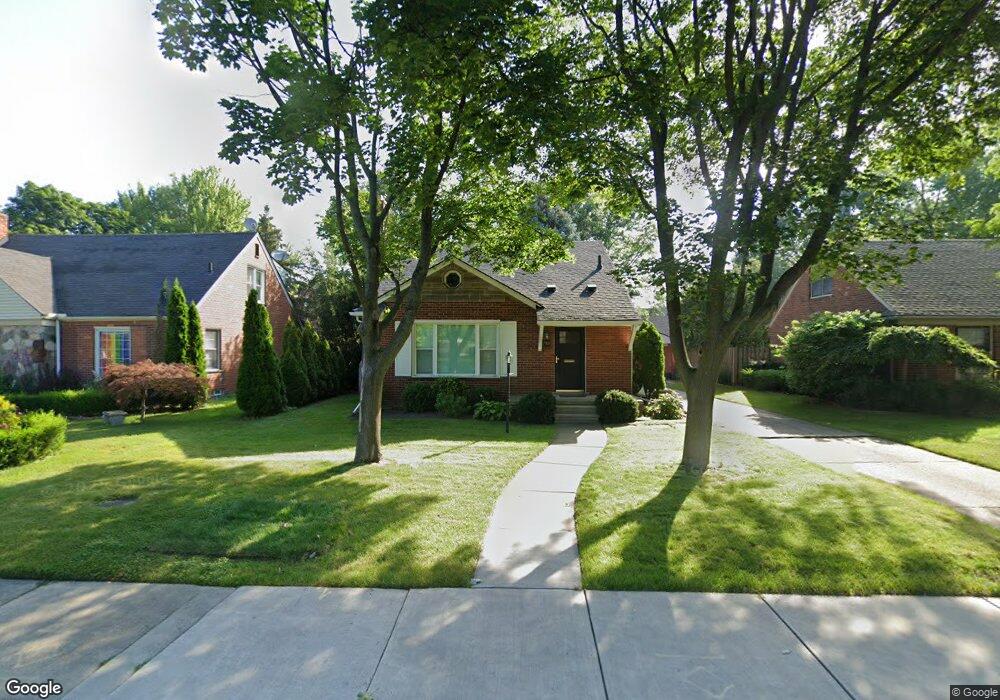 788 Cadieux Rd, Grosse Pointe, MI 48230 - photo 1