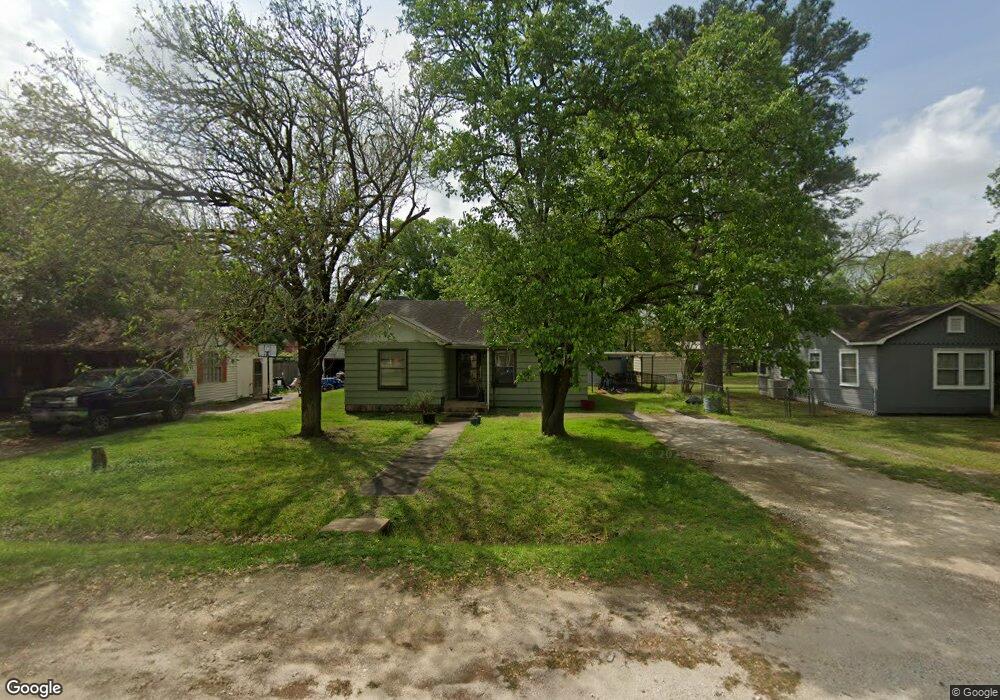 3214 9th St, Bay City, TX 77414 - photo 1