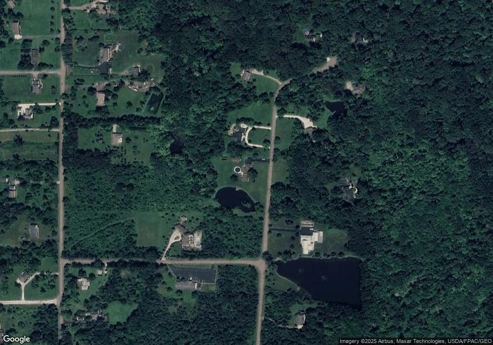 11241 Lake Forest Dr, Chesterland, OH 44026 - photo 1