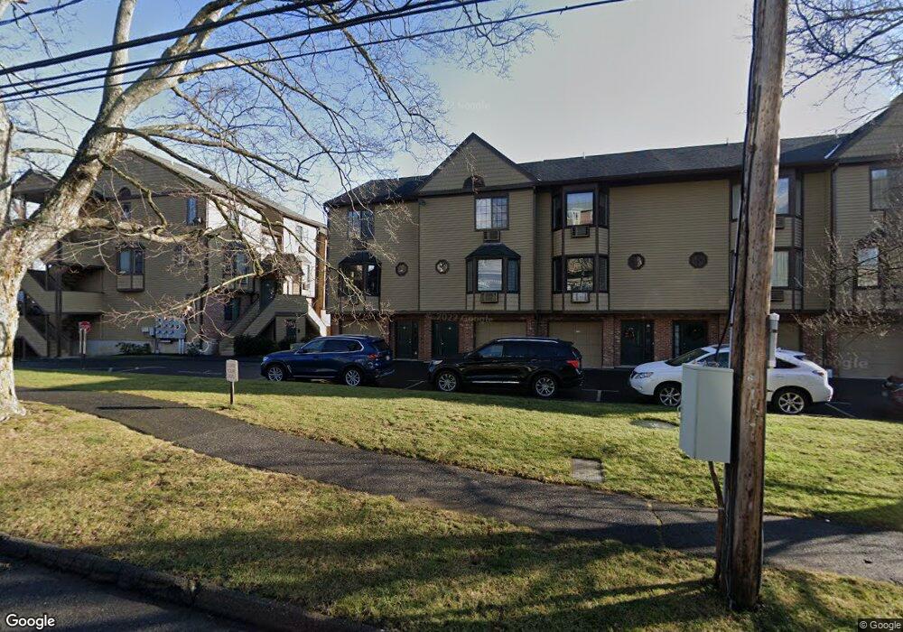 8 Oakwood Ave unit B7, Norwalk, CT 06850 - photo 1