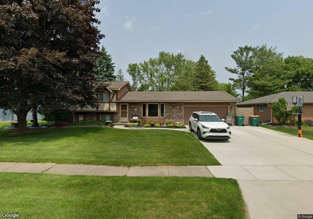 1155 Pleasantview Dr, Flushing, MI 48433 - photo 1