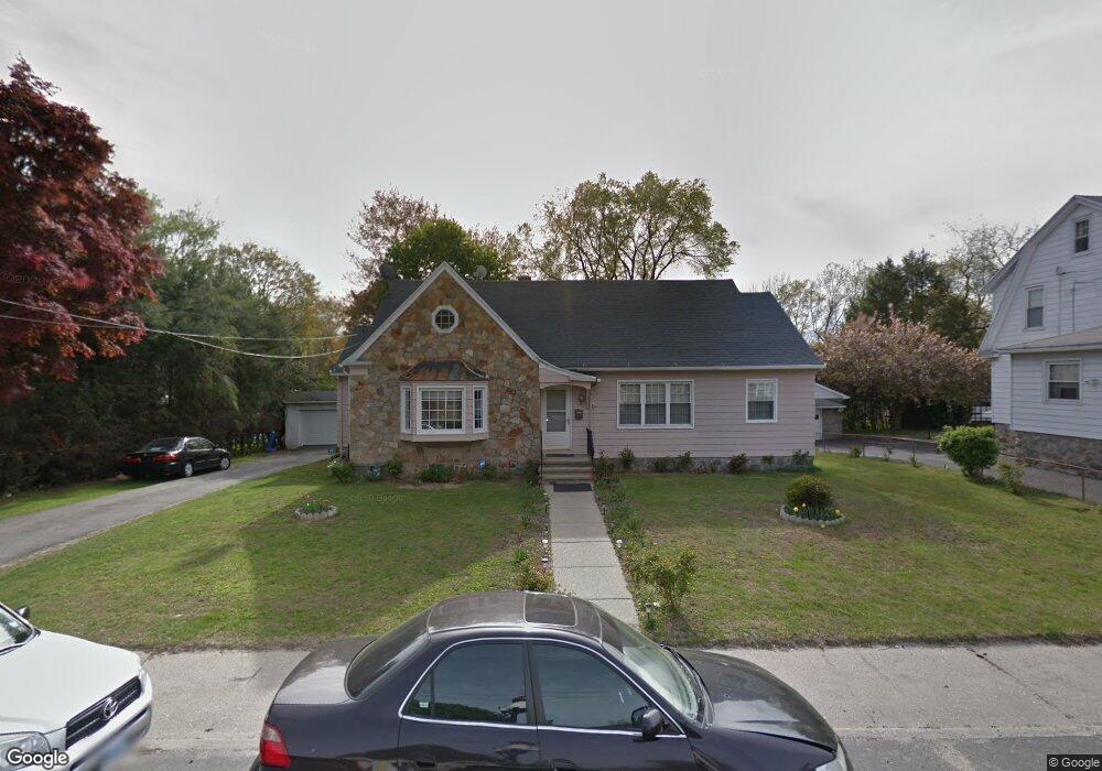 51 Robert St, Waterbury, CT 06710 - photo 1